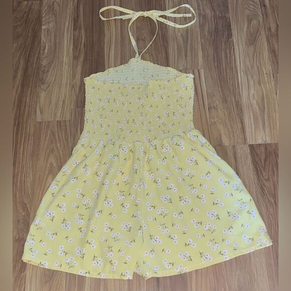 Lily Rose halter top romper smocked floral print buttery yellow Size M - Picture 4 of 6